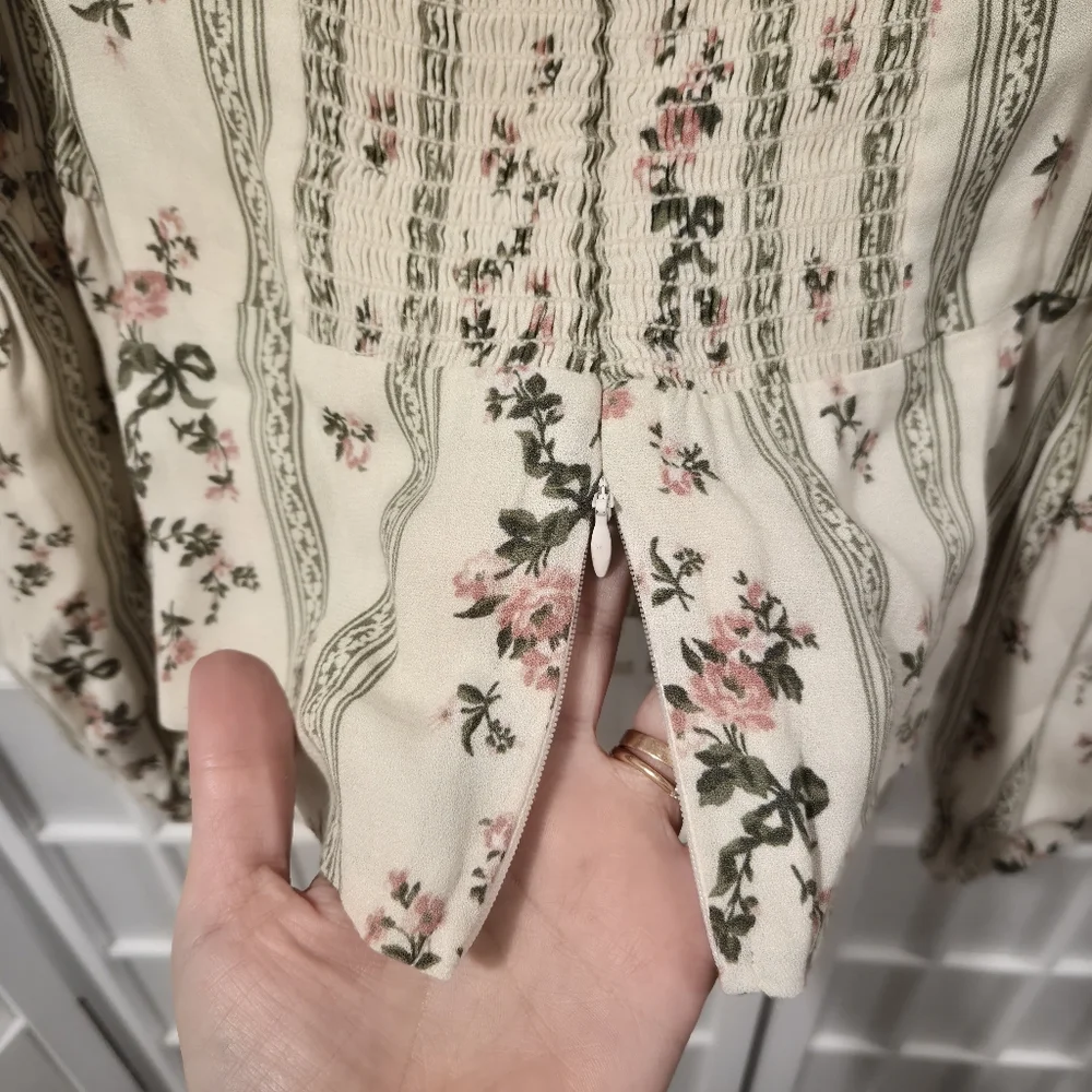 Reformation Floral Cream Green Blouse Top Sz 4 - Picture 11 of 12